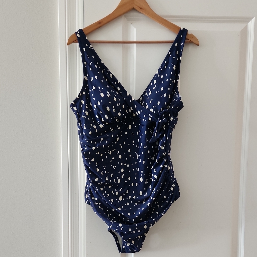 Kona Sol NWOT Polka Dot One Piece Swimsuit Size Large